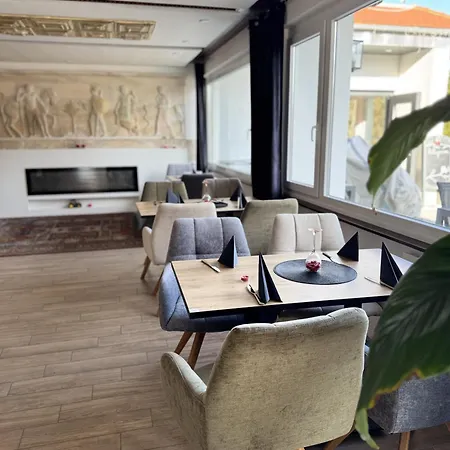 Schwarzwald Ledi - Bed & Breakfast 3*