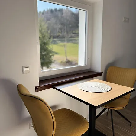 Schwarzwald Ledi - Bed & Breakfast 3*