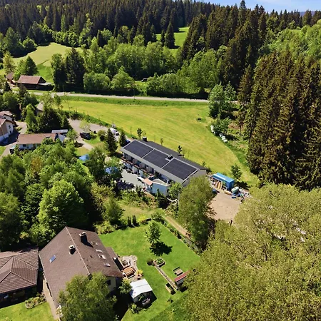 Schwarzwald Ledi - Bed & Breakfast 3*